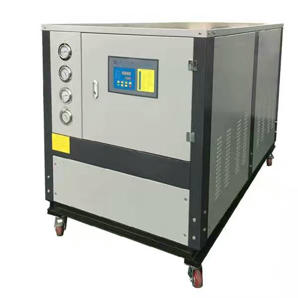 水冷式冷水機廠家，工業(yè)水冷式冷水機，箱式冷水機